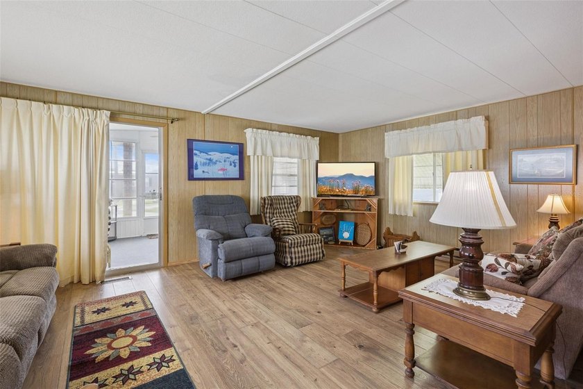 Under contract-accepting backup offers. Welcome to easy Florida - photo 8
