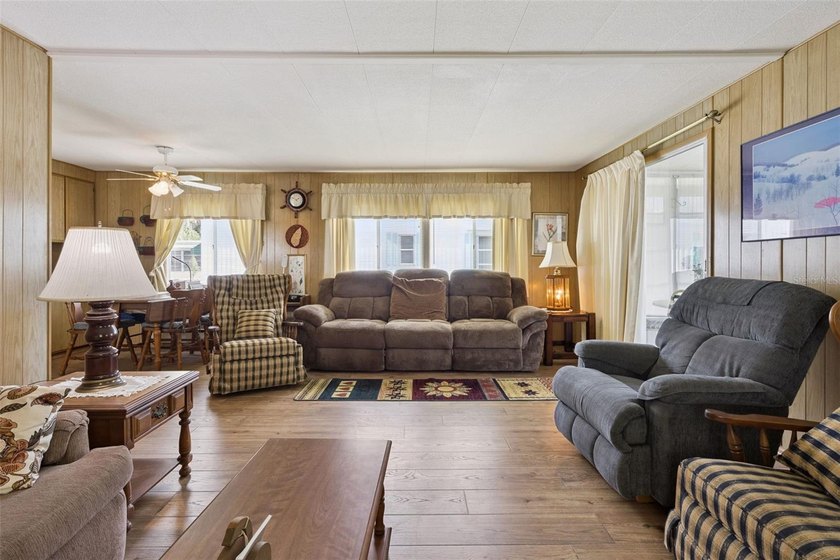 Under contract-accepting backup offers. Welcome to easy Florida - photo 9