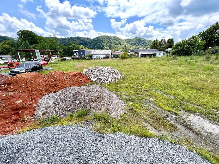 Position your business for success with this versatile 1.02-acre - photo 11
