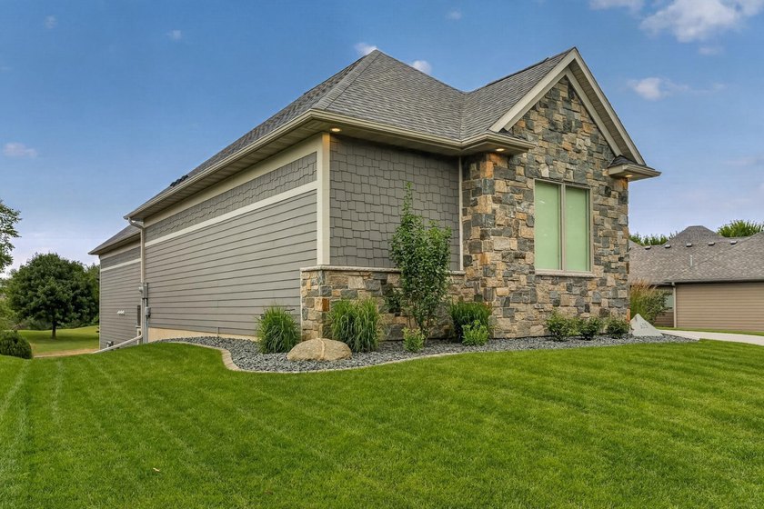 Some homes are new. This one is better. Lovingly maintained and - photo 10