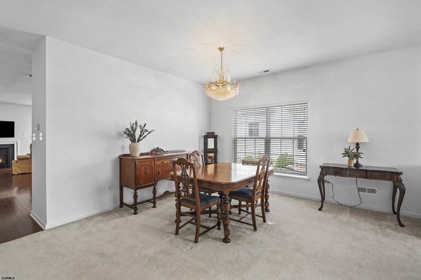 Welcome to easy living in this beautifully maintained 2-bedroom - photo 7