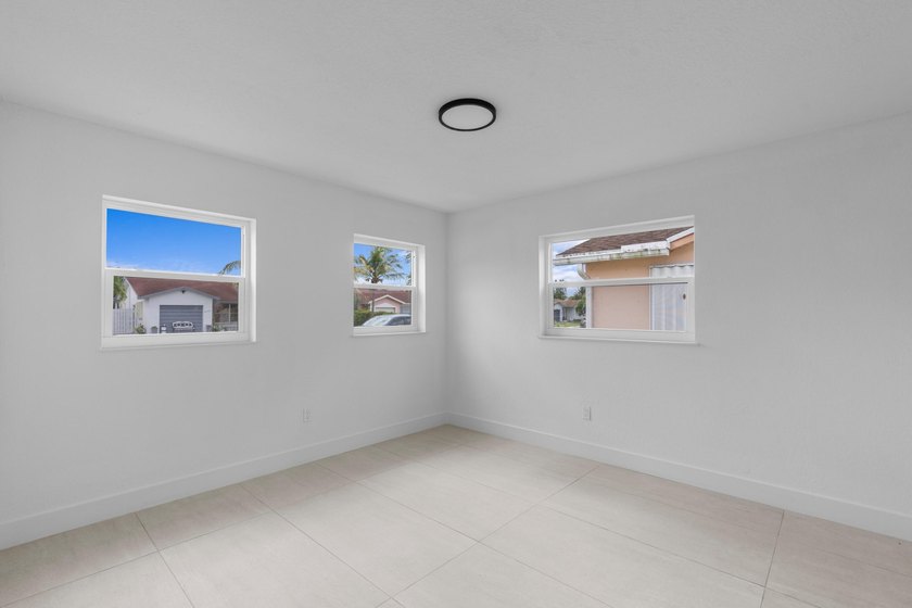 ABSOLUTELY GORGEOUS SINGLE FAMILY HOME | PRIME BOCA RATON - photo 16