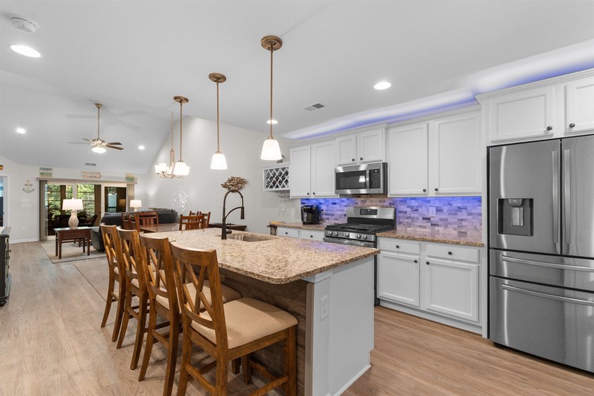 Here's your chance to live in a Palm Lakes community! It's - photo 8