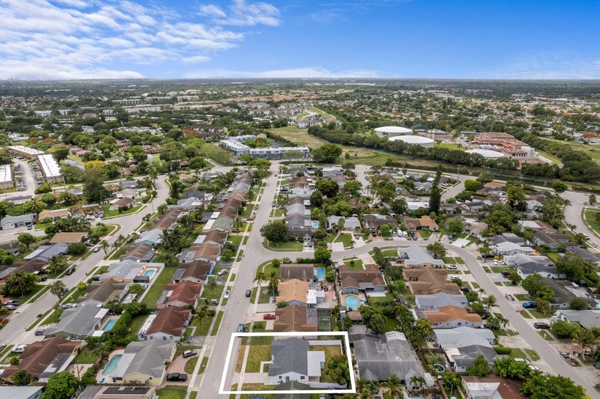ABSOLUTELY GORGEOUS SINGLE FAMILY HOME | PRIME BOCA RATON - photo 28