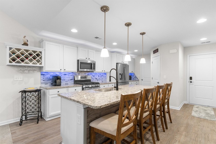 Here's your chance to live in a Palm Lakes community! It's - photo 9