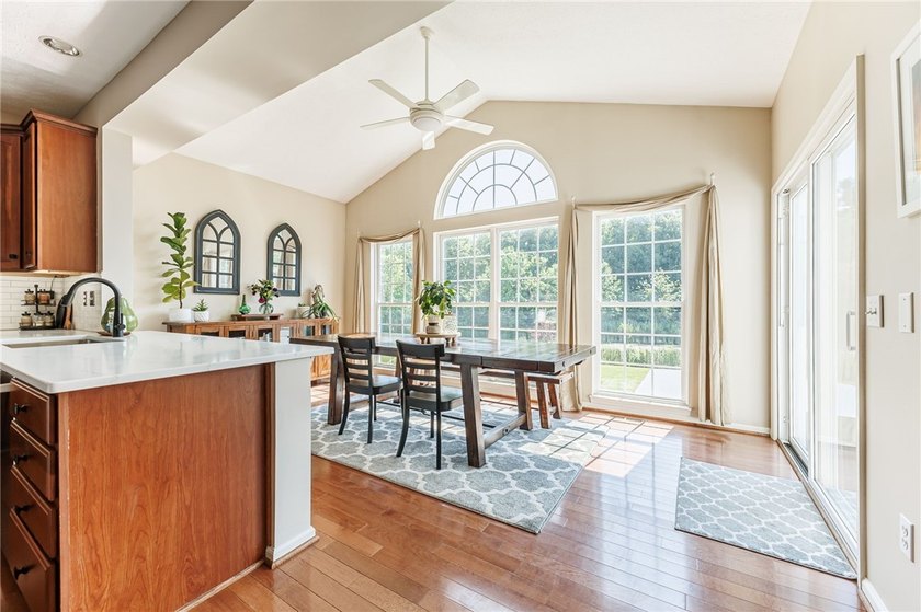 Looking for a beautiful, turn-key property in the desirable - photo 14