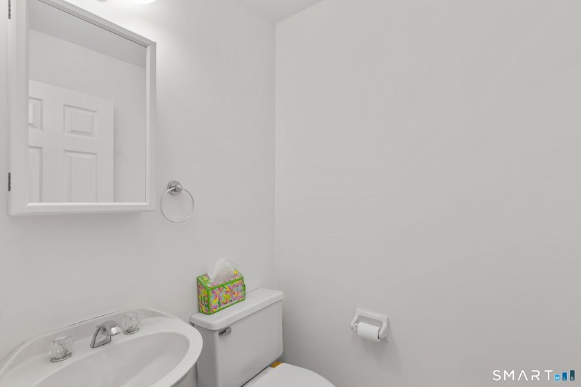 Bright and beautifully updated three level Townhouse in the - photo 15