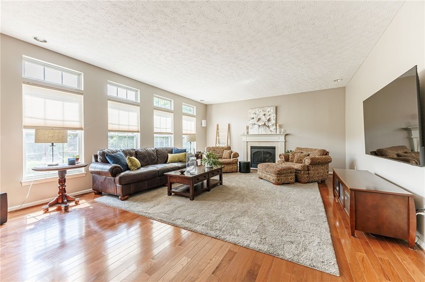 Looking for a beautiful, turn-key property in the desirable - photo 17
