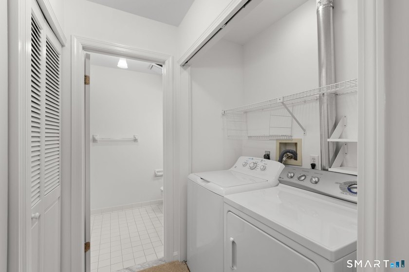 Bright and beautifully updated three level Townhouse in the - photo 20