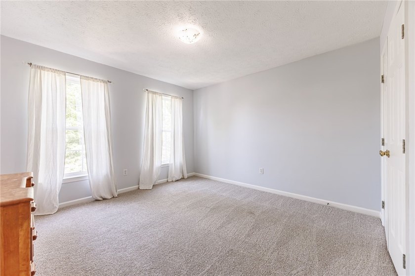 Looking for a beautiful, turn-key property in the desirable - photo 24