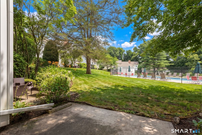 Bright and beautifully updated three level Townhouse in the - photo 25
