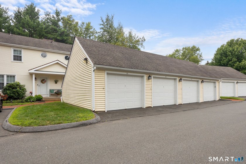 Bright and beautifully updated three level Townhouse in the - photo 28