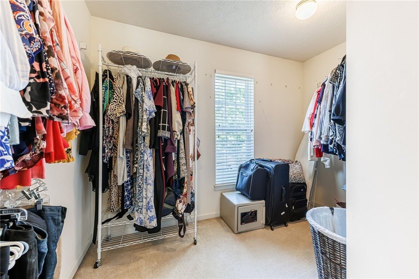 Looking for a beautiful, turn-key property in the desirable - photo 30