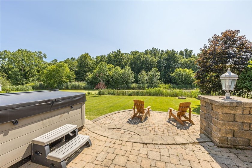 Looking for a beautiful, turn-key property in the desirable - photo 34
