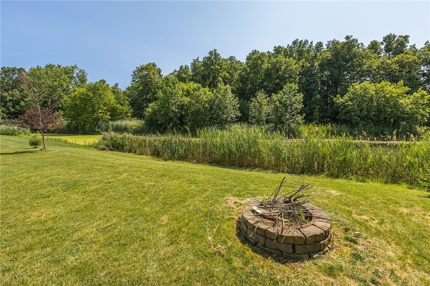 Looking for a beautiful, turn-key property in the desirable - photo 43