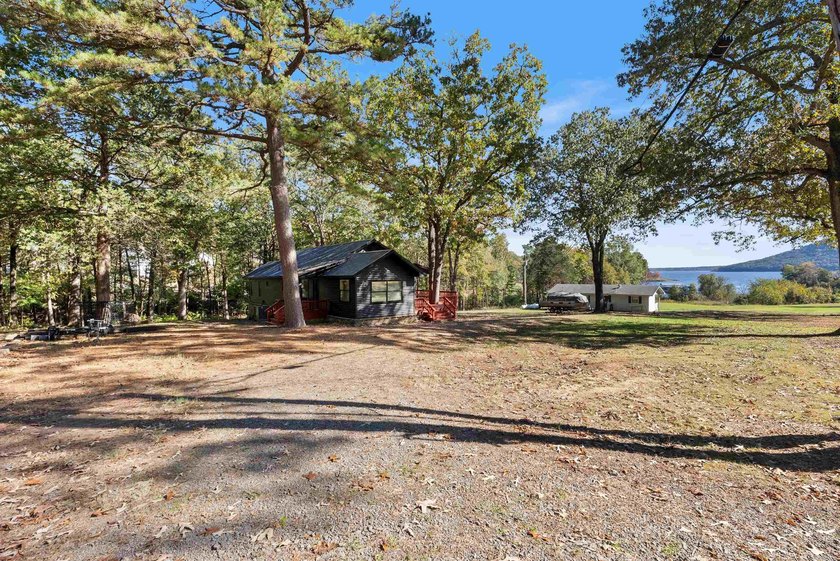 Great location near marina with covered community boat dock...1 - photo 4