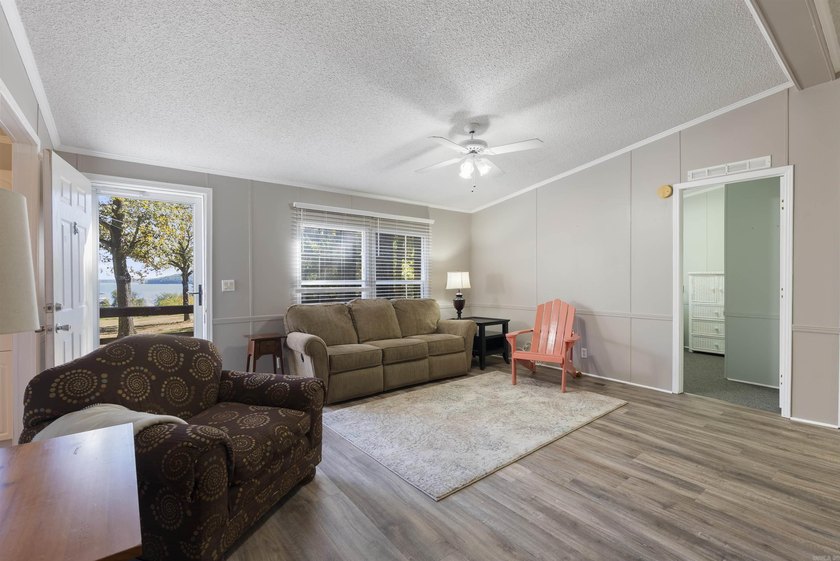 Great location near marina with covered community boat dock...1 - photo 9