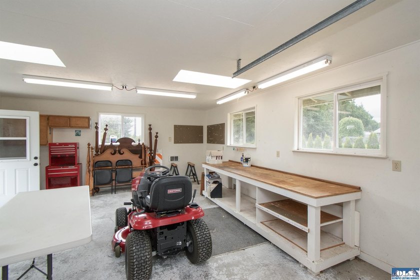 Move right into this beautifully remodeled 3 BR, 2 BA rambler - photo 40