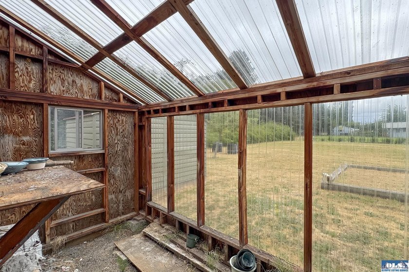 Move right into this beautifully remodeled 3 BR, 2 BA rambler - photo 48