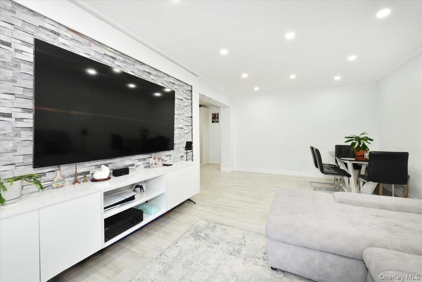 Welcome to this beautifully renovated 2-bedroom, 1-bath co-op - photo 11