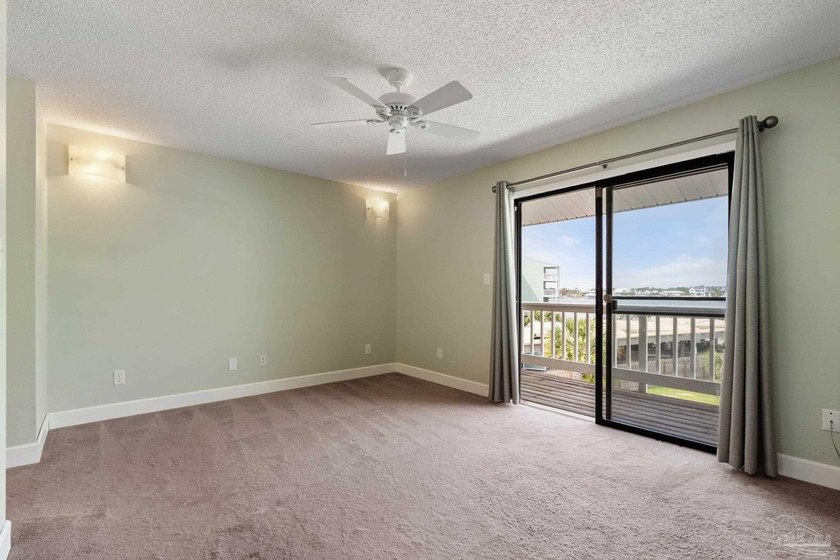 BOATER'S PARADISE &amp; LOW MONTHLY HOA DUES!! Dockside Villas is a - photo 11