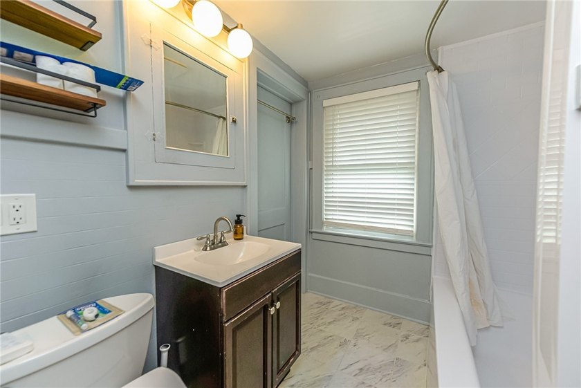 A fantastic value in the highly desirable Homestead Heights - photo 12