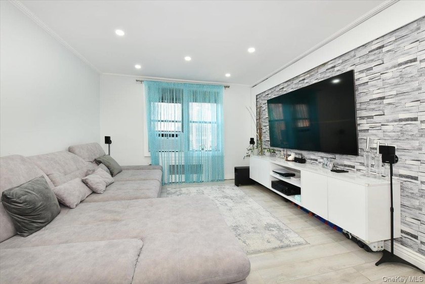 Welcome to this beautifully renovated 2-bedroom, 1-bath co-op - photo 14
