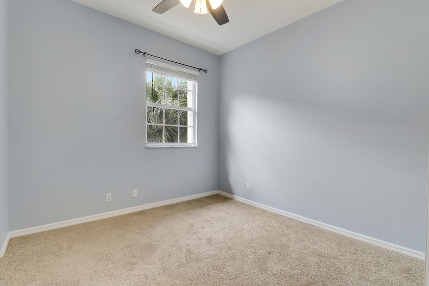 Come see this 3-bedroom, 2 bath, 1-car garage corner unit in one - photo 23