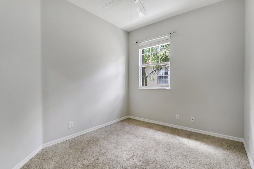 Come see this 3-bedroom, 2 bath, 1-car garage corner unit in one - photo 26