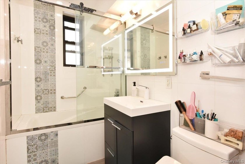 Welcome to this beautifully renovated 2-bedroom, 1-bath co-op - photo 27