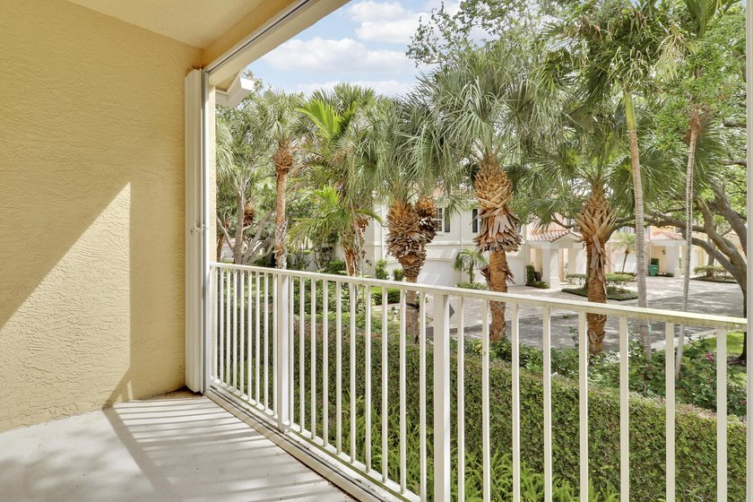 Come see this 3-bedroom, 2 bath, 1-car garage corner unit in one - photo 29