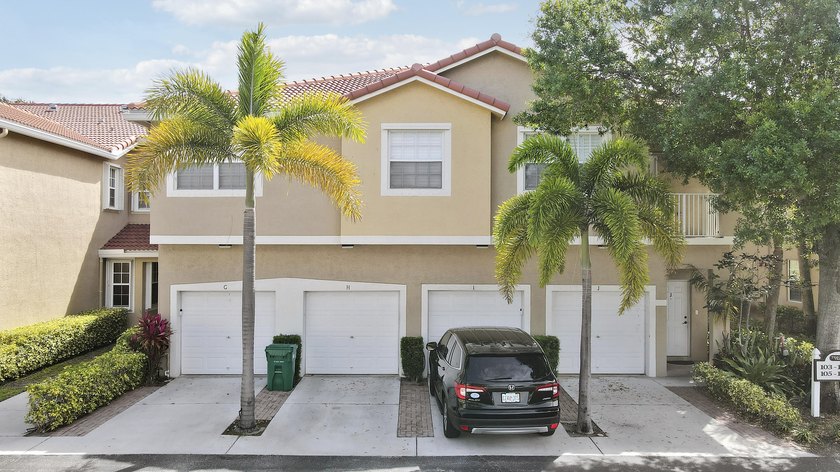 Come see this 3-bedroom, 2 bath, 1-car garage corner unit in one - photo 33
