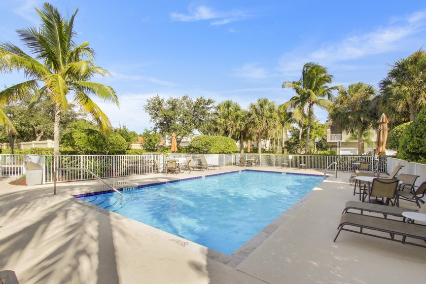 Come see this 3-bedroom, 2 bath, 1-car garage corner unit in one - photo 36