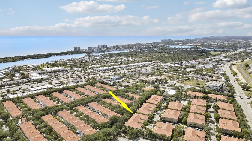 Come see this 3-bedroom, 2 bath, 1-car garage corner unit in one - photo 39