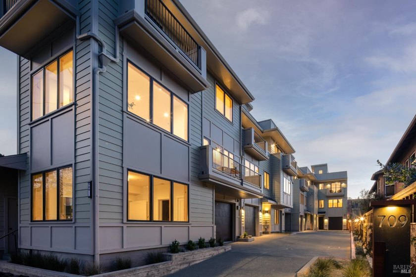 Welcome to 709 C Street - a light-filled, new construction - photo 12