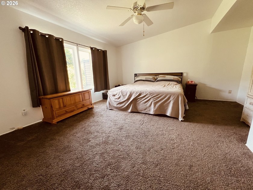 Most secluded for a mobile home park setting, a corner lot of a - photo 19