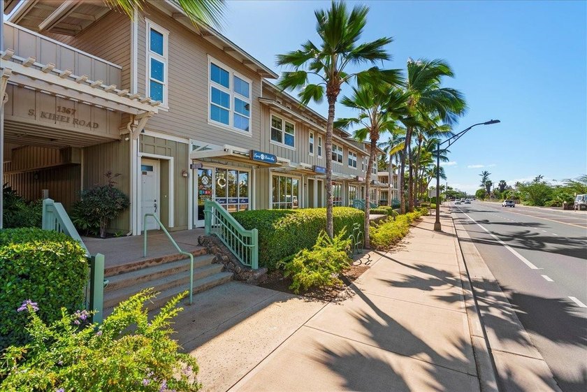 Rarely available live/work townhome in Kihei's - photo 3