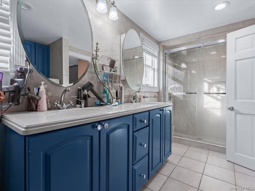 This one family colonial house newly renovated in 2017 , ideally - photo 16