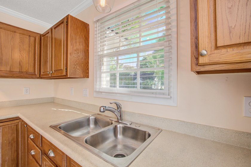 Opportunity to own a lovely townhome in one of Charleston's most - photo 17