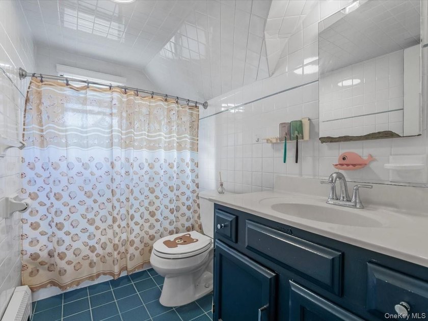 This one family colonial house newly renovated in 2017 , ideally - photo 20