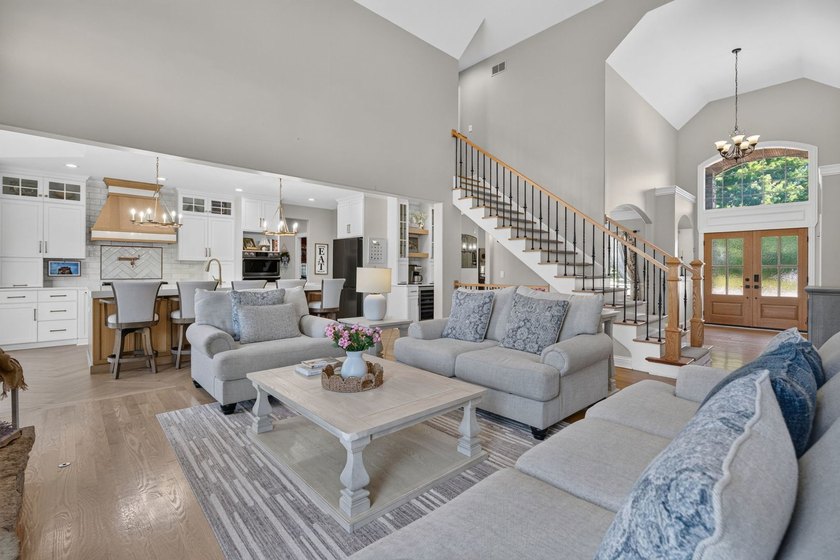 Welcome to luxury living in the highly sought after Whitetail - photo 33