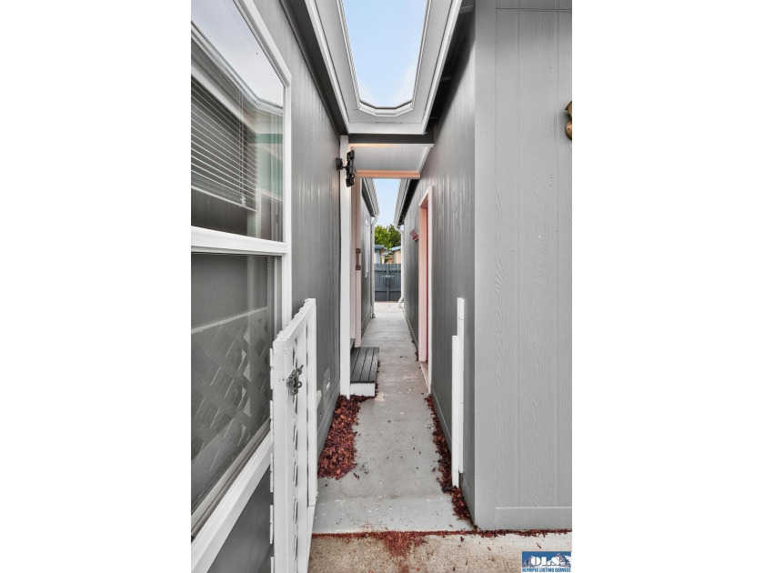Built in 2001 and located in desirable Hendrickson Park, this - photo 33