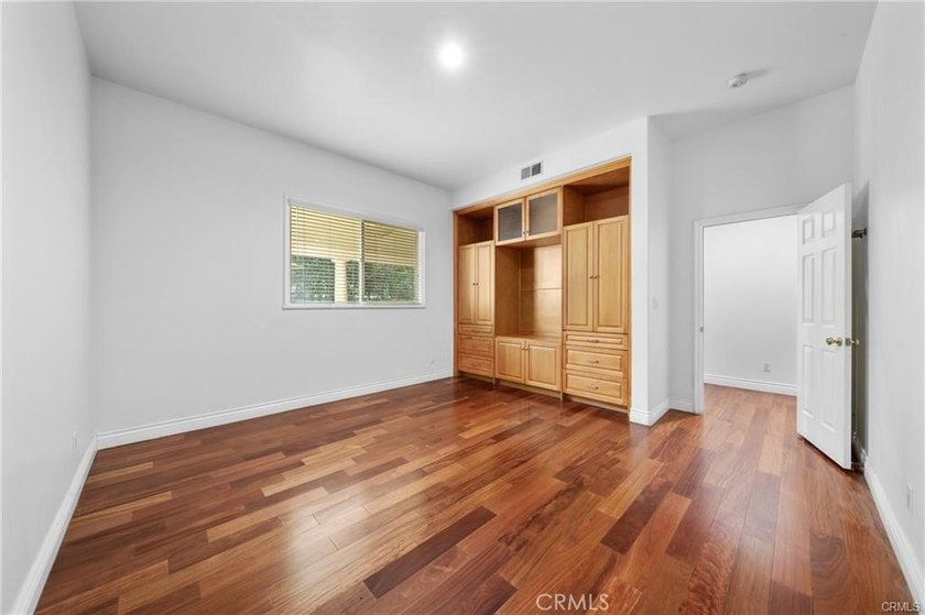 This property is physically contain 8 bedrooms and 9 bathrooms - photo 35
