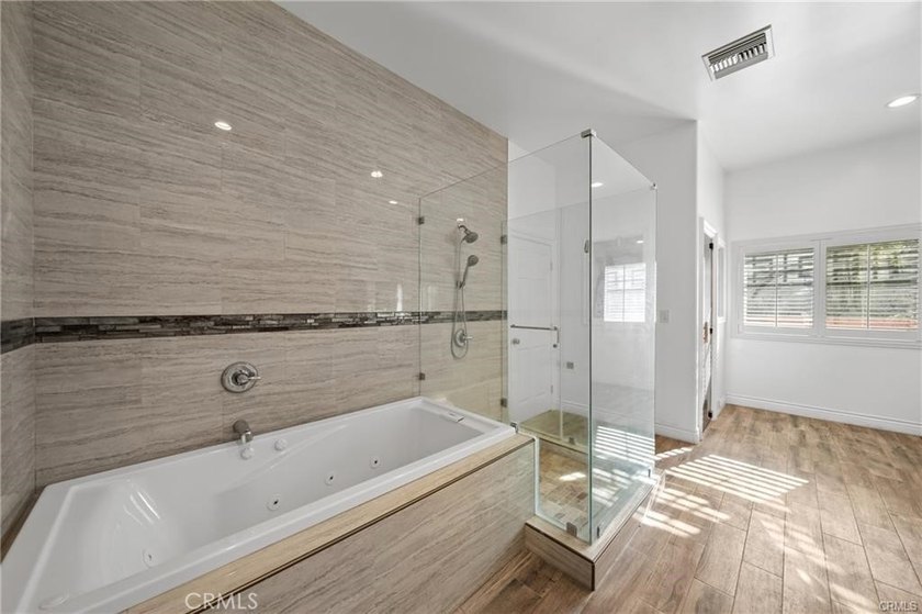 This property is physically contain 8 bedrooms and 9 bathrooms - photo 48