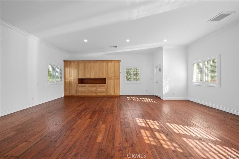 This property is physically contain 8 bedrooms and 9 bathrooms - photo 50