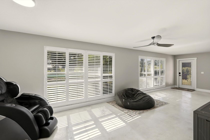 A 0.4 Acre Oversized Private Deep-Water Sanctuary Experience - photo 12