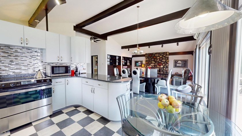 Experience modern luxury with the privacy and outdoor lifestyle - photo 14