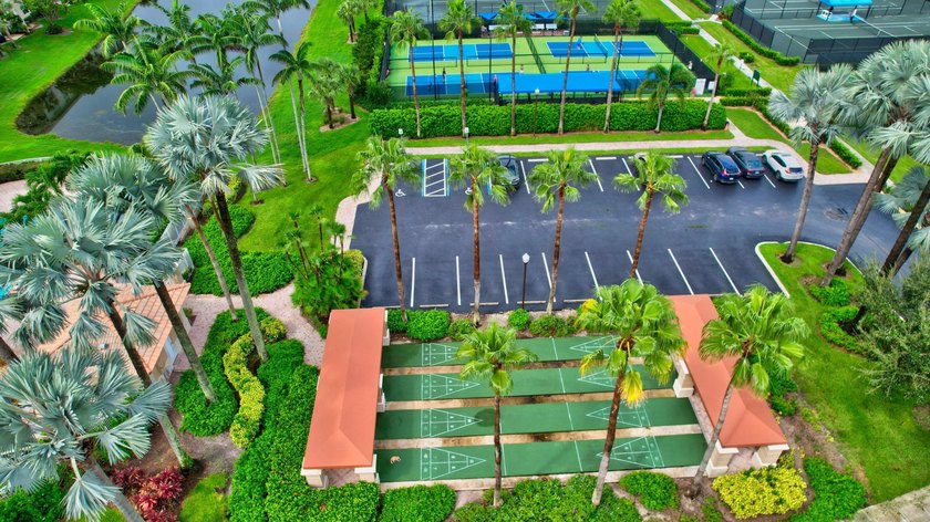 Welcome to Coral Lakes, where resort-style living and - photo 45
