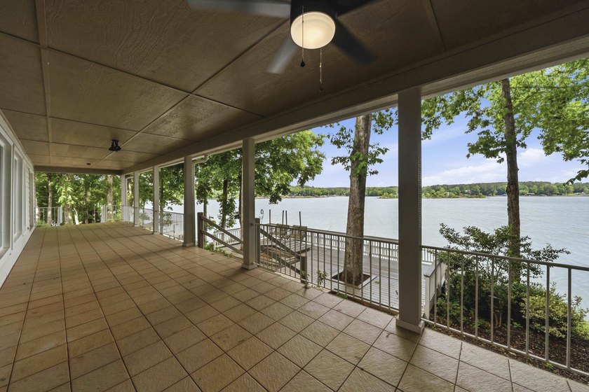 It's all about the VIEWS with this incredible Lake Sinclair - photo 17
