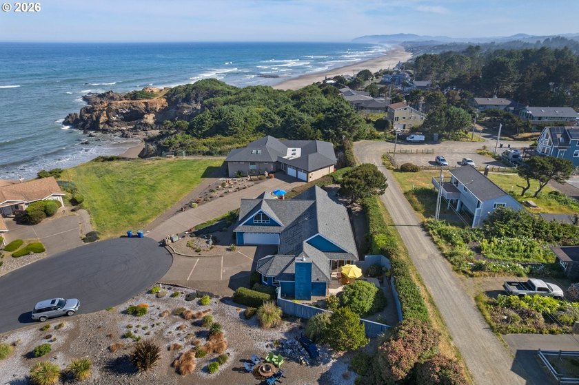 Located steps from the ocean in Fishing Rock's gate guarded - photo 38